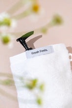 Load image into Gallery viewer, Shower Mitt pack