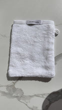 Load image into Gallery viewer, Shower Mitt pack
